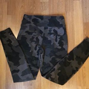 Camo leggings